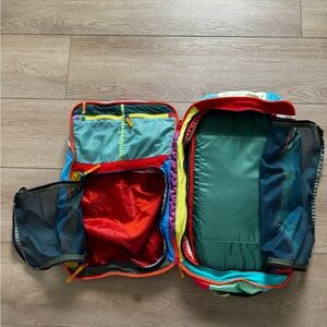 Cotopaxi Allpa 35L Travel Backpack Del Día Multi Color